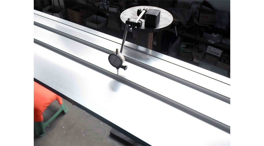 Sliding Table Saw MJ6128-45F - Image 8